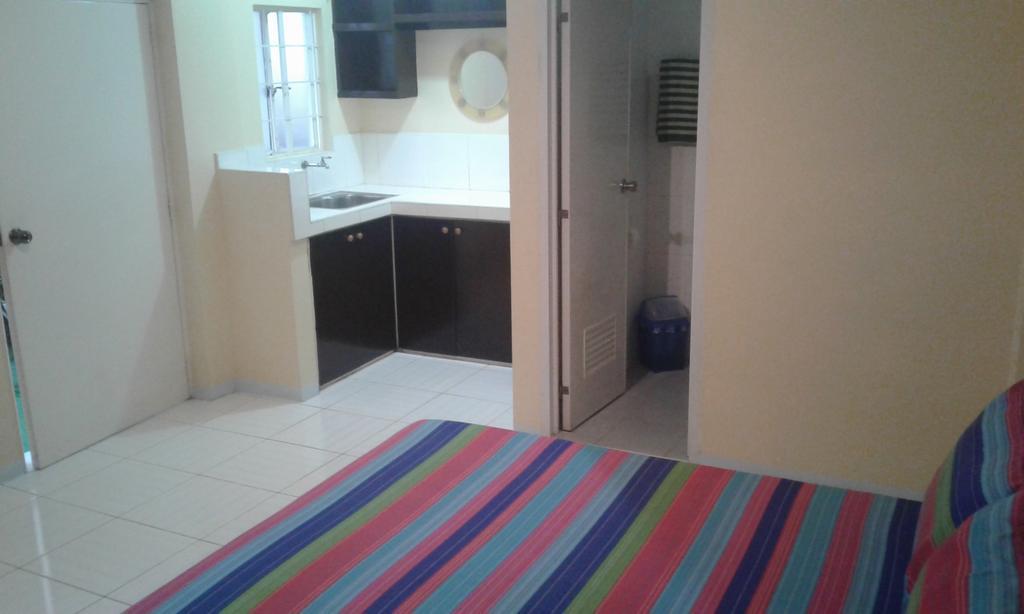 Christopher B&B And Apartments (Adults Only) Paranaque City Екстериор снимка